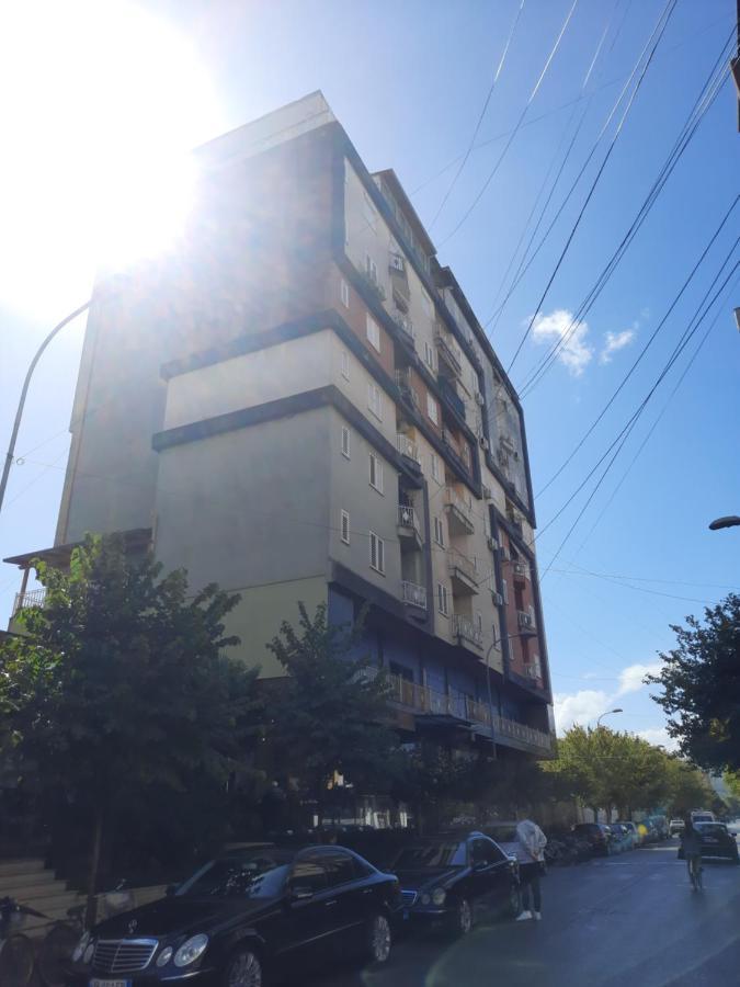 Apartamento Sleepin Shkodër Exterior foto